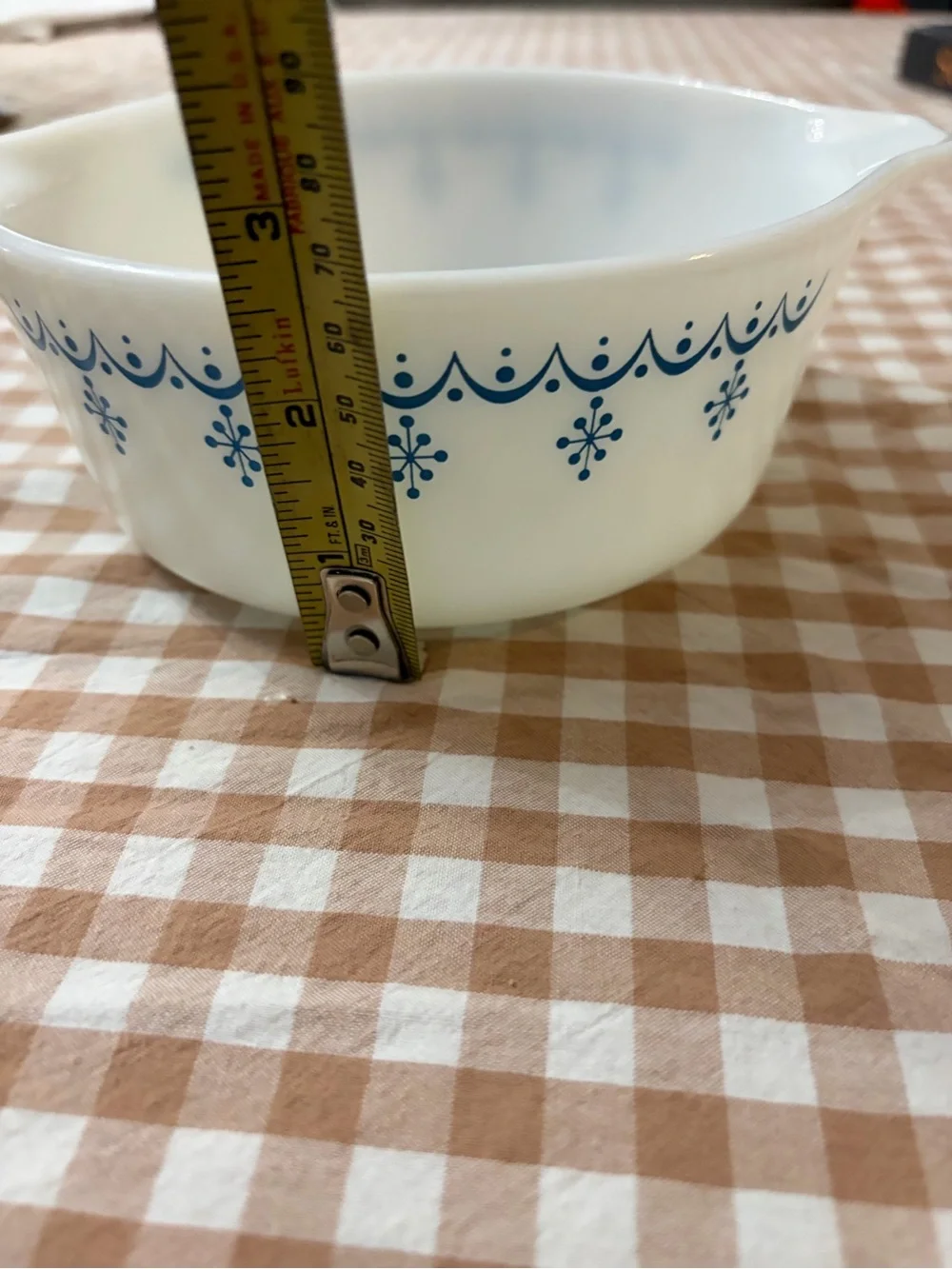 vintage Pyrex Snowflake Garland 474-B casserole dish